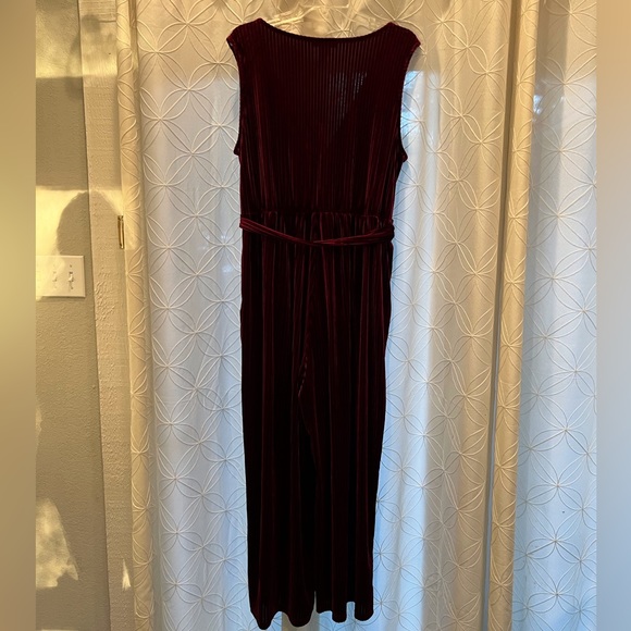 Bold & Chic sleeveless jumpsuit with pockets, size 3X - Picture 4 of 12